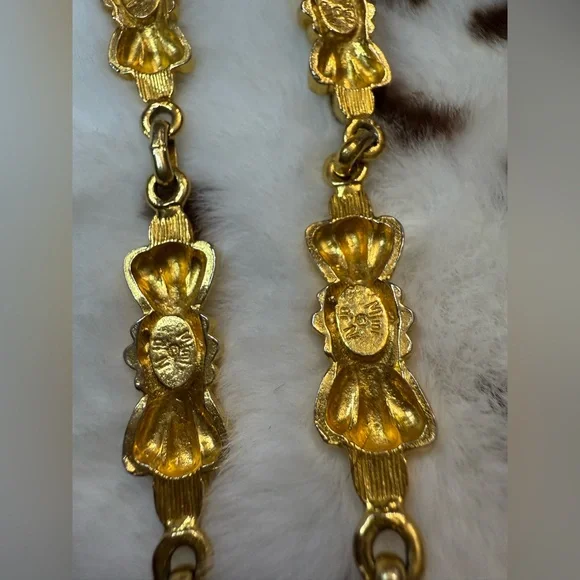 SOLD Vintage. 1972 Mimi Di N - Runway Necklace - Picture 11 of 15